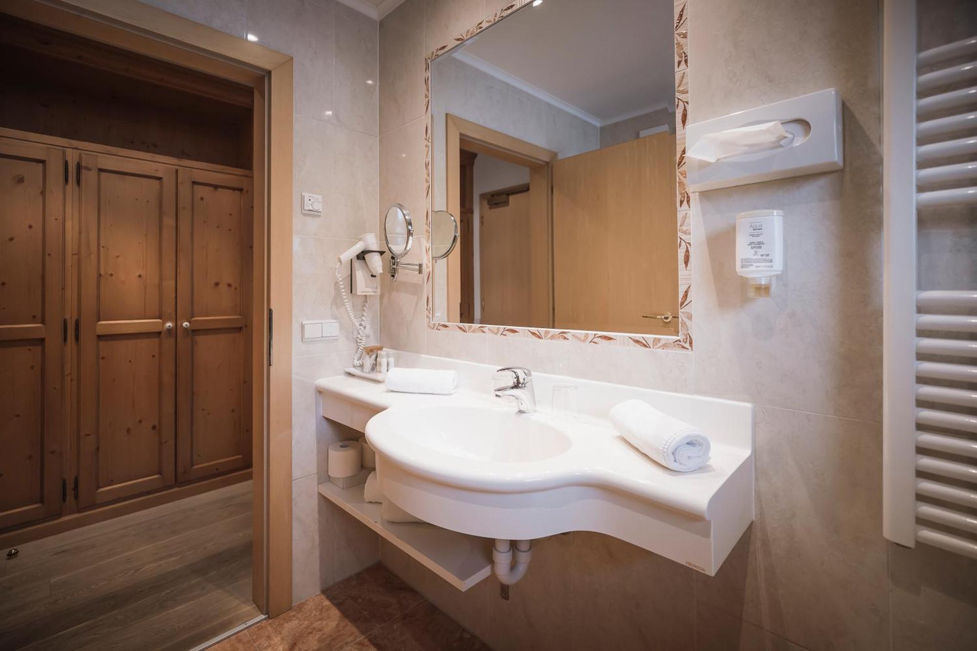 Hotel Solvie Falzes Ngoại thất bức ảnh
